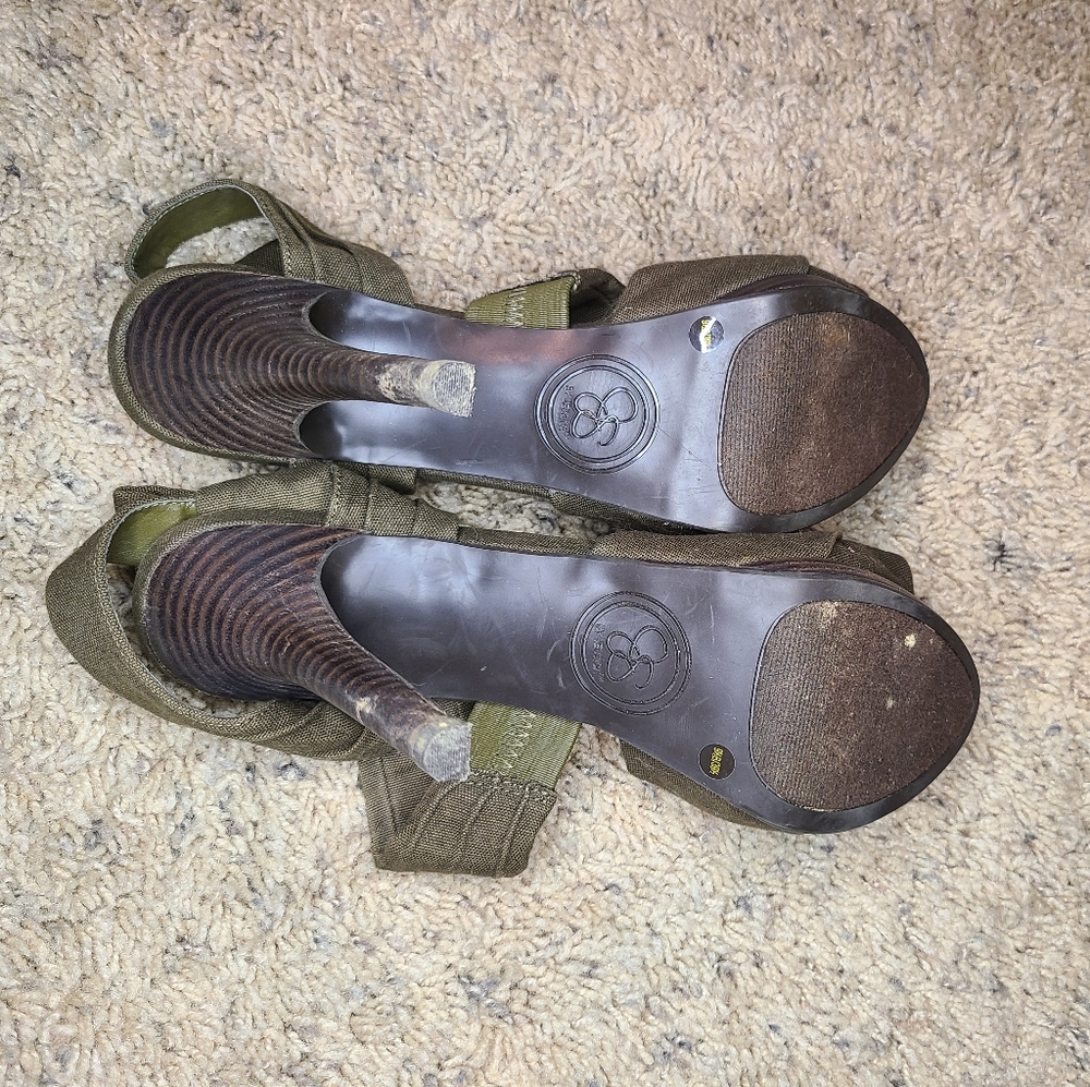 Jessica Simpson Heels - Picture 3 of 3